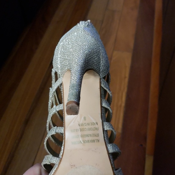 Women Gold Stilettos - Picture 4 of 4
